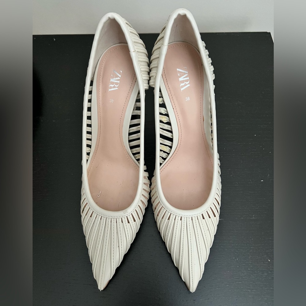 Zara Off White Pumps